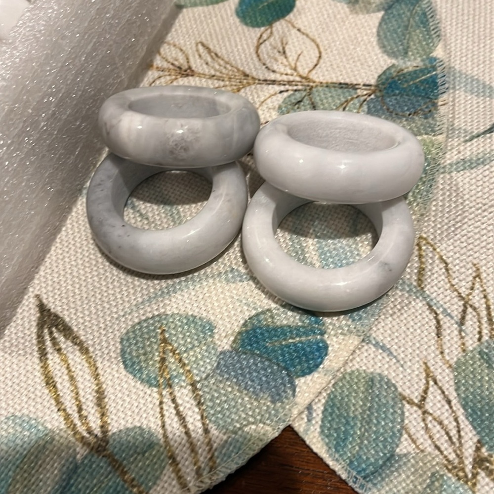 Marble napkin rings, great for any occasion. 12 napkin rings - Picture 3 of 8